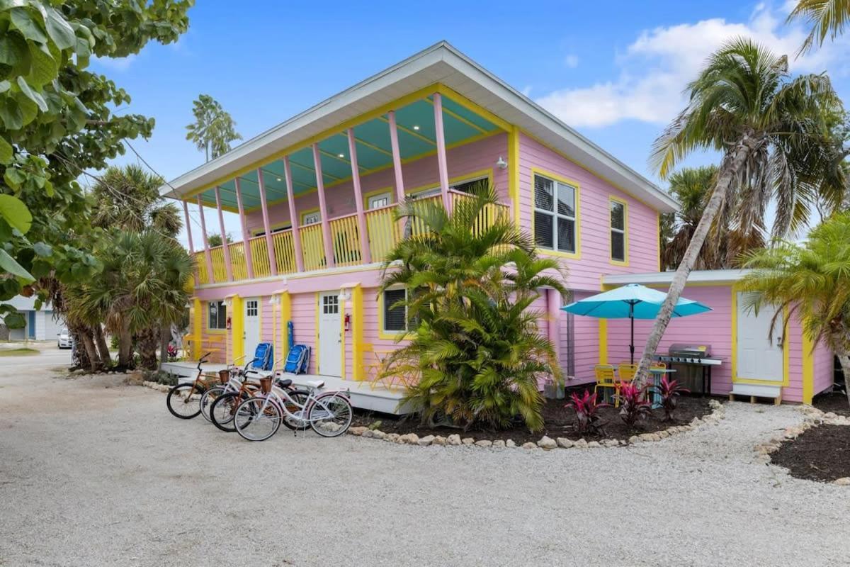 Charming Suite With Balcony And Bikes In Historic Sandpiper Inn Sanibel Eksteriør billede